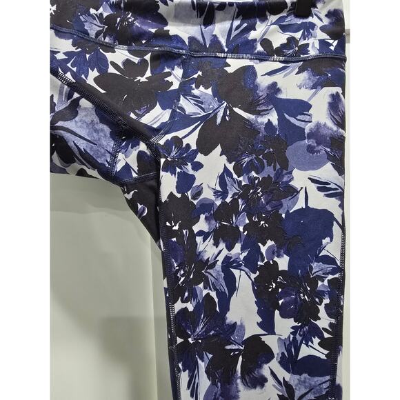 NWT - Fabletics Salar Printed Powerform Crop Leggings - Small - Picture 5 of 11